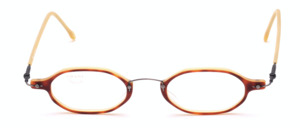 Feather light eyeglasses in havanna brown with honey colored inside