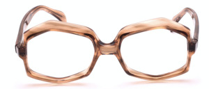 Elegant 1970s acetateframe for ladies in translucent brown marbled