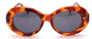 Oval ladies sunglasses in Jacky O