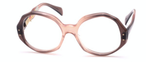 An acetate case of the highest quality and a great design by the famous painter VITO from Paris