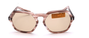 Of the hand of the french design icon Paulette Guinet is this vintage treasure from the late 196 in grey and transparent lined gradient, square frameshape with silver studs